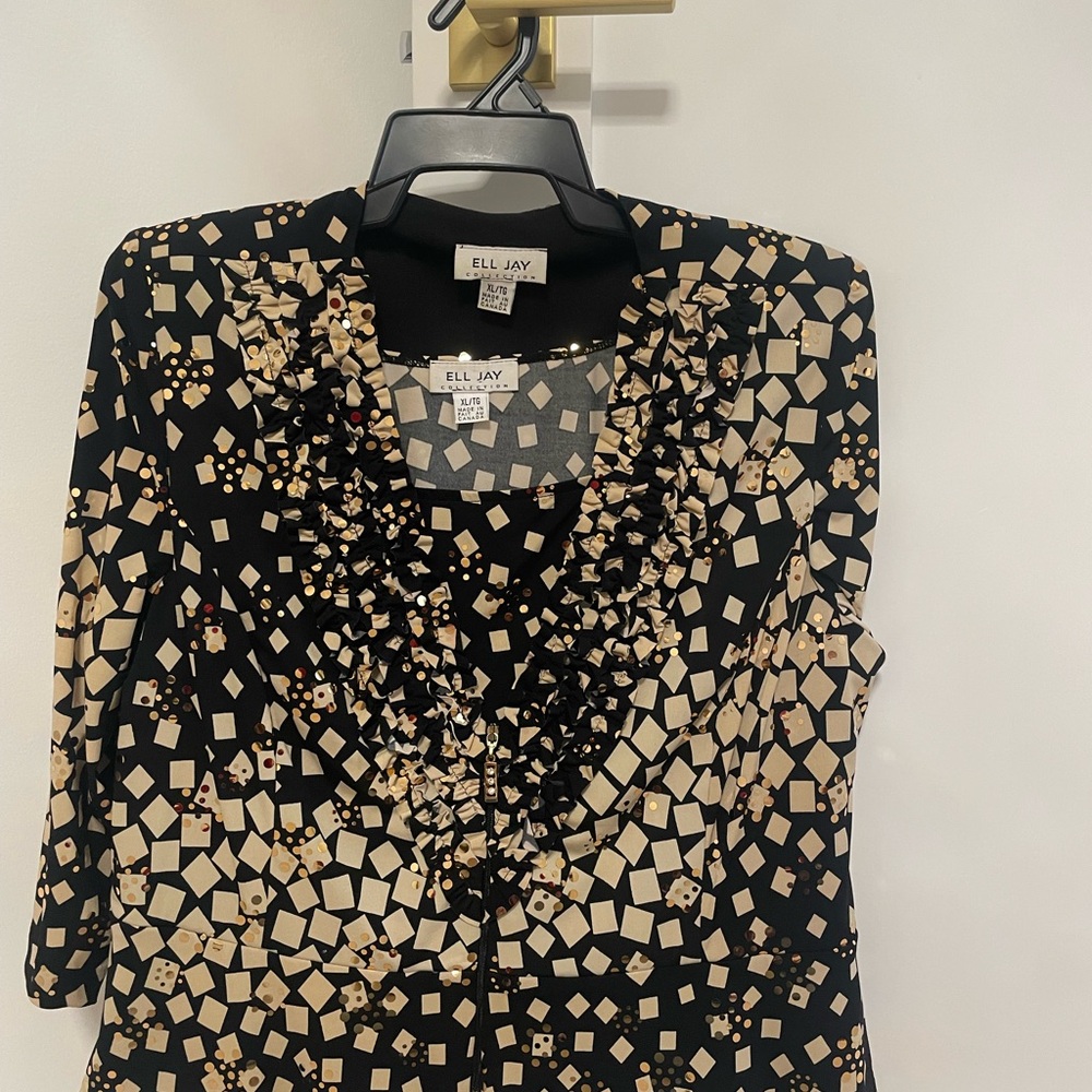 Black and gold/cream women jacket and tank top. A set.
